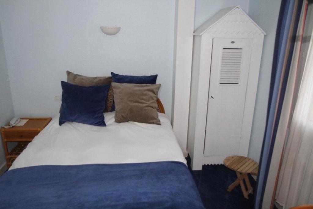 Hotel Le Suroit Perros-Guirec Quarto foto